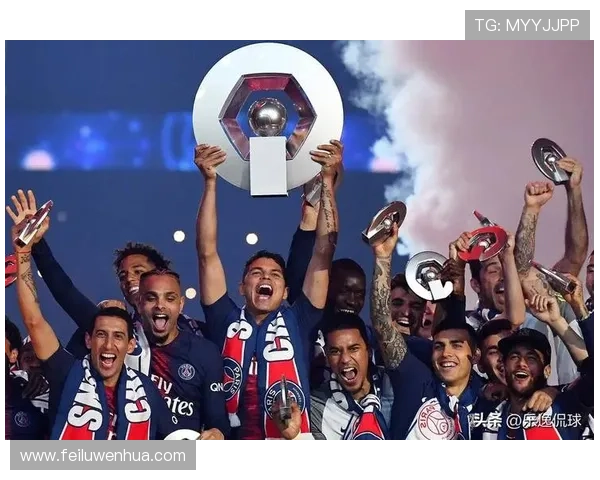 欧冠焦点战引爆足坛豪门对决新赛季格局初现端倪球迷热议转会走势